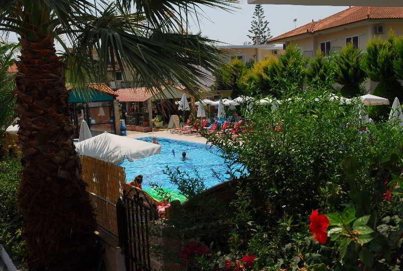 Tom & John Center Aparthotel Tsilivi  Exteriör bild