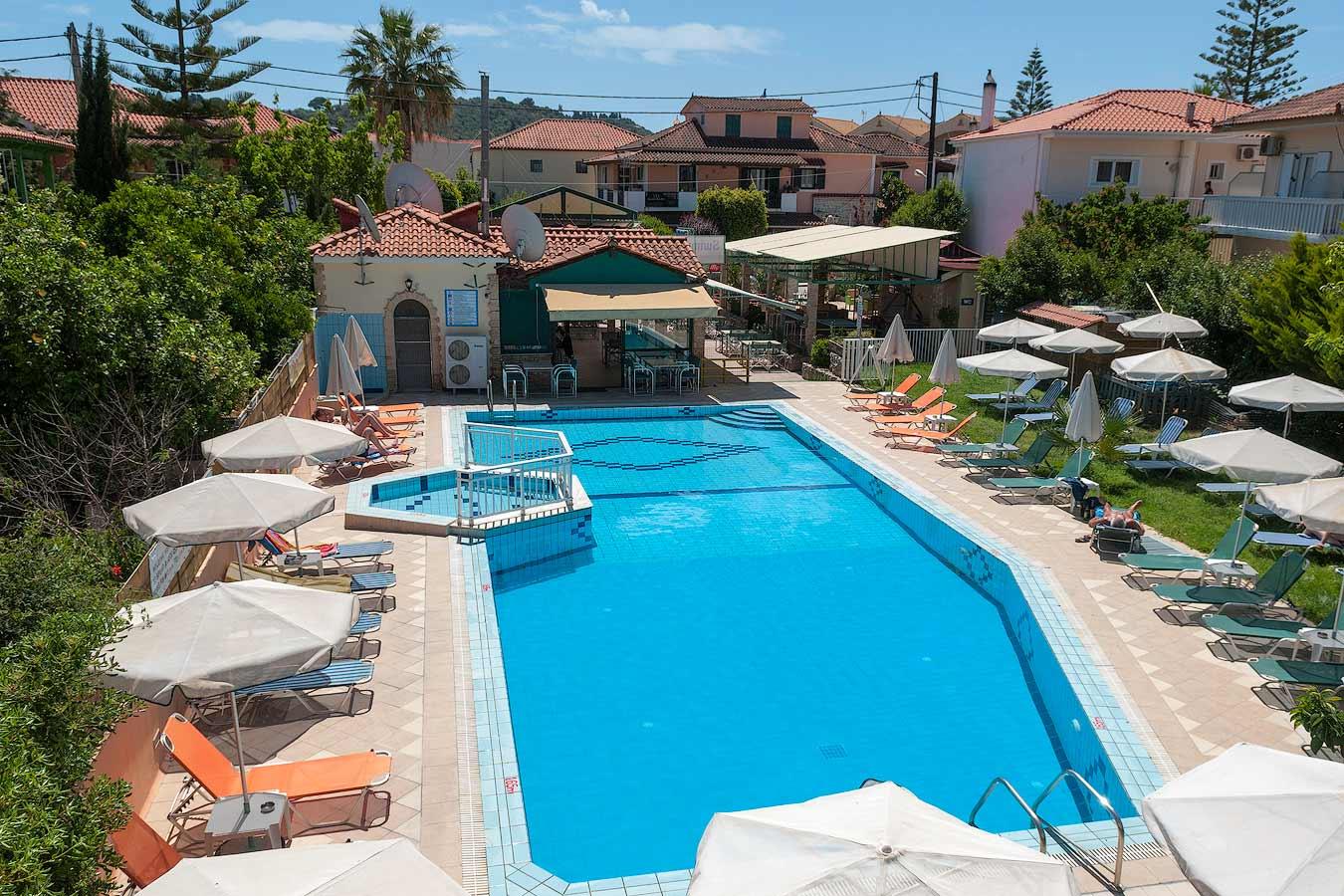 Tom & John Center Aparthotel Tsilivi  Exteriör bild